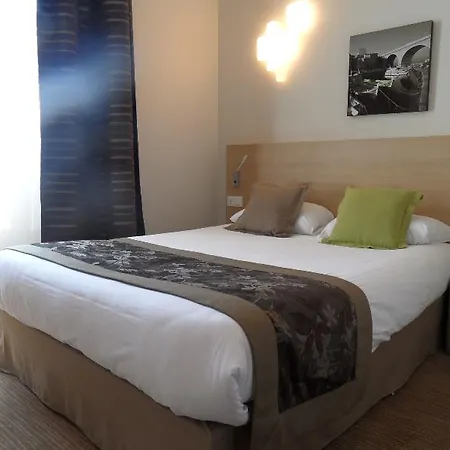 Foch Gare Hotel